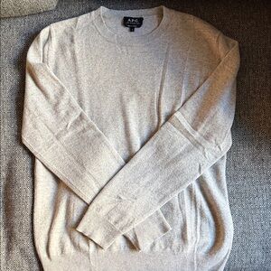 A.P.C. 100% Cashmere Essential Round Neck Pullover in Heather Gray